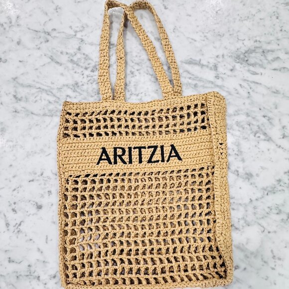 Aritzia Raffia-like Large shoulder bag with logo - Picture 2 of 3